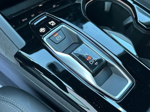 Used 2025 Audi SQ5 Premium Plus w/ Premium Plus Package image 30