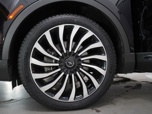 Used 2019 Lincoln Nautilus Black Label AWD/4WD image 32