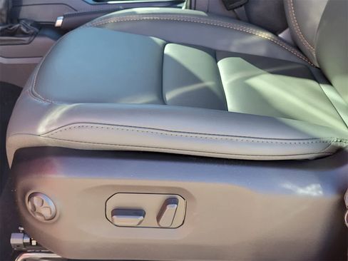 New 2025 Jeep Gladiator Mojave image 16