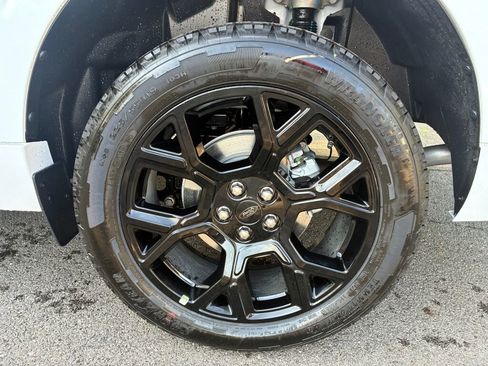 New 2025 Ford Maverick Lobo image 16