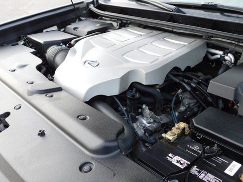 Used 2017 Lexus GX 460 image 8