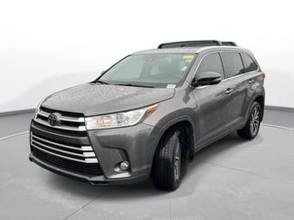 Used 2017 Toyota Highlander XLE AWD/4WD video 2