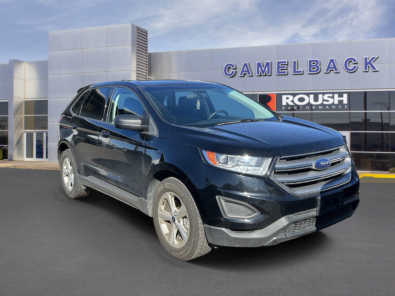 Used 2018 Ford Edge SE FWD image 3
