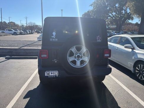 Used 2020 Jeep Wrangler Sport S image 5