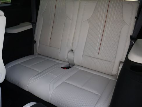 Used 2026 Cadillac Vistiq Luxury image 23