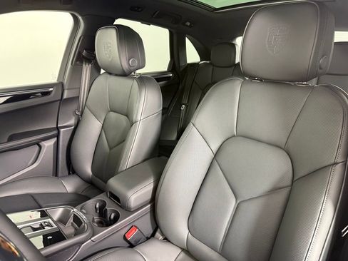 New 2026 Porsche Macan AWD/4WD image 5