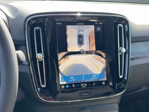 Used 2025 Volvo EC40 Ultra image 22