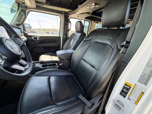 Used 2023 Jeep Wrangler Unlimited Sahara w/ Cold Weather Group AWD/4WD image 28