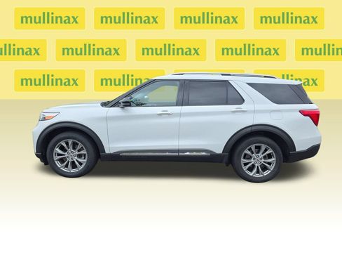 Used 2021 Ford Explorer Limited w/ Equipment Group 301A AWD/4WD image 12
