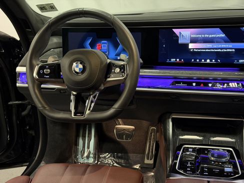 Used 2023 BMW 760i xDrive image 18