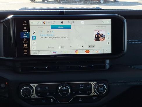 Used 2024 Jeep Wrangler Unlimited Rubicon 4xe w/ Convenience Group image 13