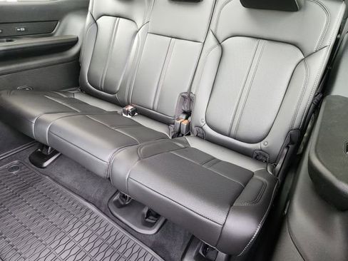 New 2026 Jeep Grand Wagoneer 4WD image 22