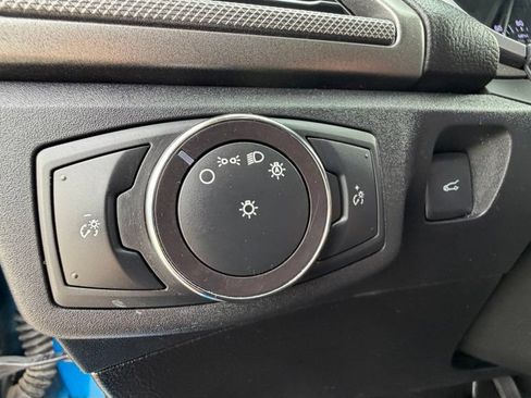 Used 2019 Ford Fusion SE FWD image 16