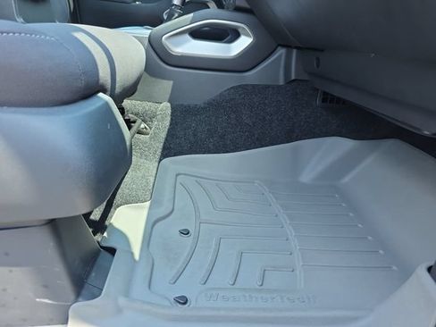 Used 2024 Nissan Frontier SV w/ SV Convenience Package RWD image 29