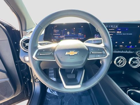 Used 2025 Chevrolet Blazer EV LT FWD image 11