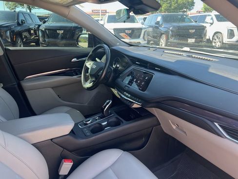 Used 2023 Cadillac XT4 Luxury w/ LPO, Onyx Lite Package AWD/4WD image 24
