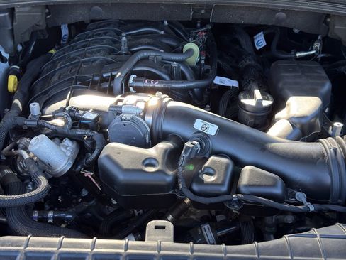 Used 2024 Jeep Grand Cherokee L Altitude image 36