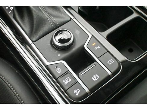 Certified 2025 Kia Sorento SX image 27