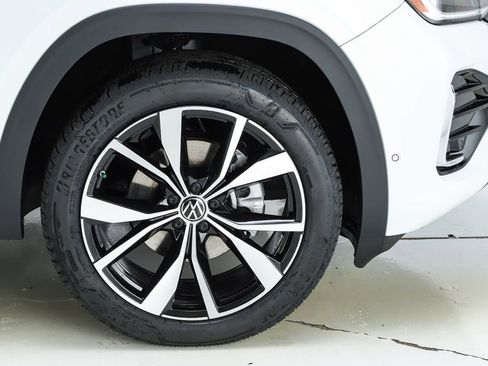 New 2026 Volkswagen Atlas Cross Sport SEL Premium R-Line image 15