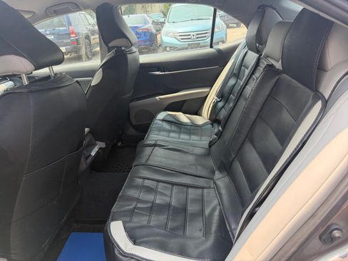 Used 2023 Toyota Camry SE AWD/4WD image 17