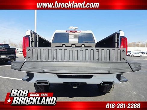 Used 2025 GMC Sierra 1500 AT4 w/ AT4 Premium Package AWD/4WD image 19