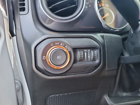 Used 2022 Jeep Wrangler Unlimited Sport AWD/4WD image 31