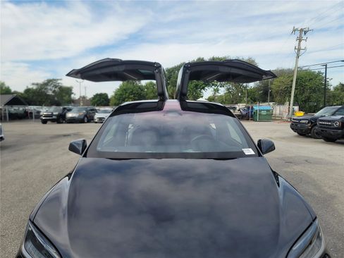Used 2024 Tesla Model X image 16