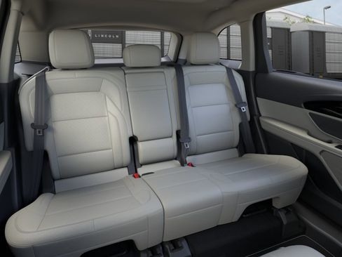 New 2026 Lincoln Nautilus Premier image 11