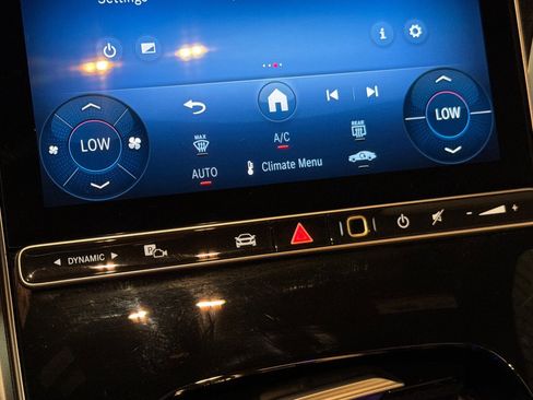 New 2026 Mercedes-Benz C 300 Sedan image 18