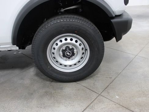 New 2025 Ford Bronco 4-Door image 30