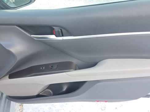 Certified 2022 Toyota Camry LE image 18