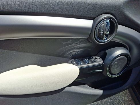 Used 2024 MINI Cooper S FWD image 9