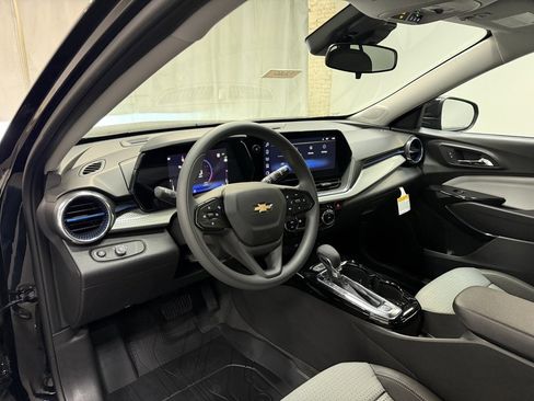 New 2026 Chevrolet Trax LT image 25