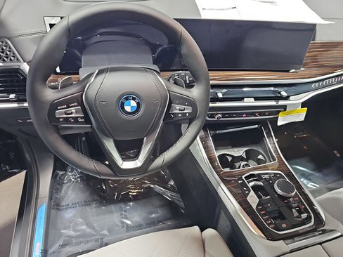 New 2026 BMW X5 xDrive50e w/ Climate Comfort Package image 18