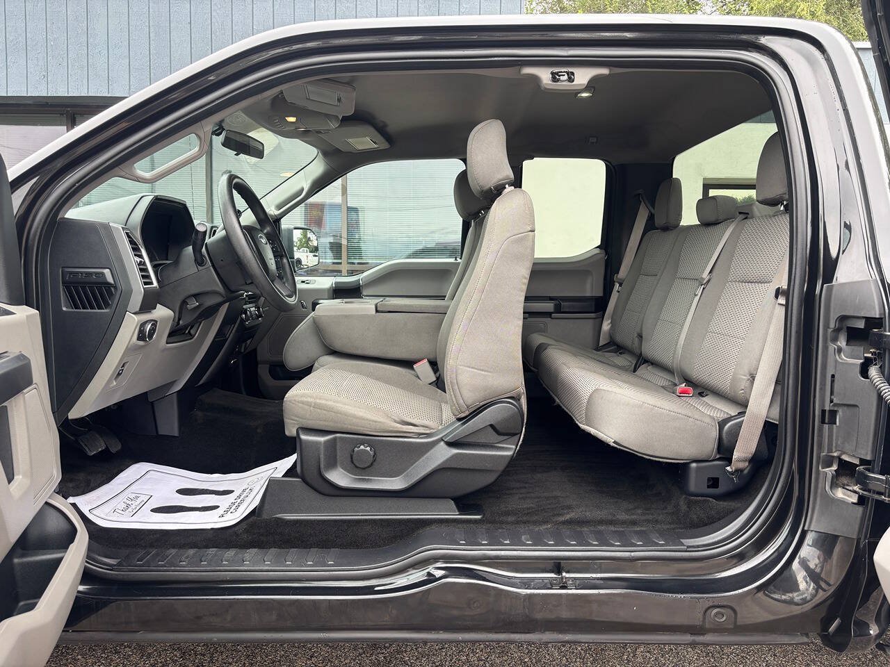 Used 2015 Ford F150 XLT AWD/4WD image 23