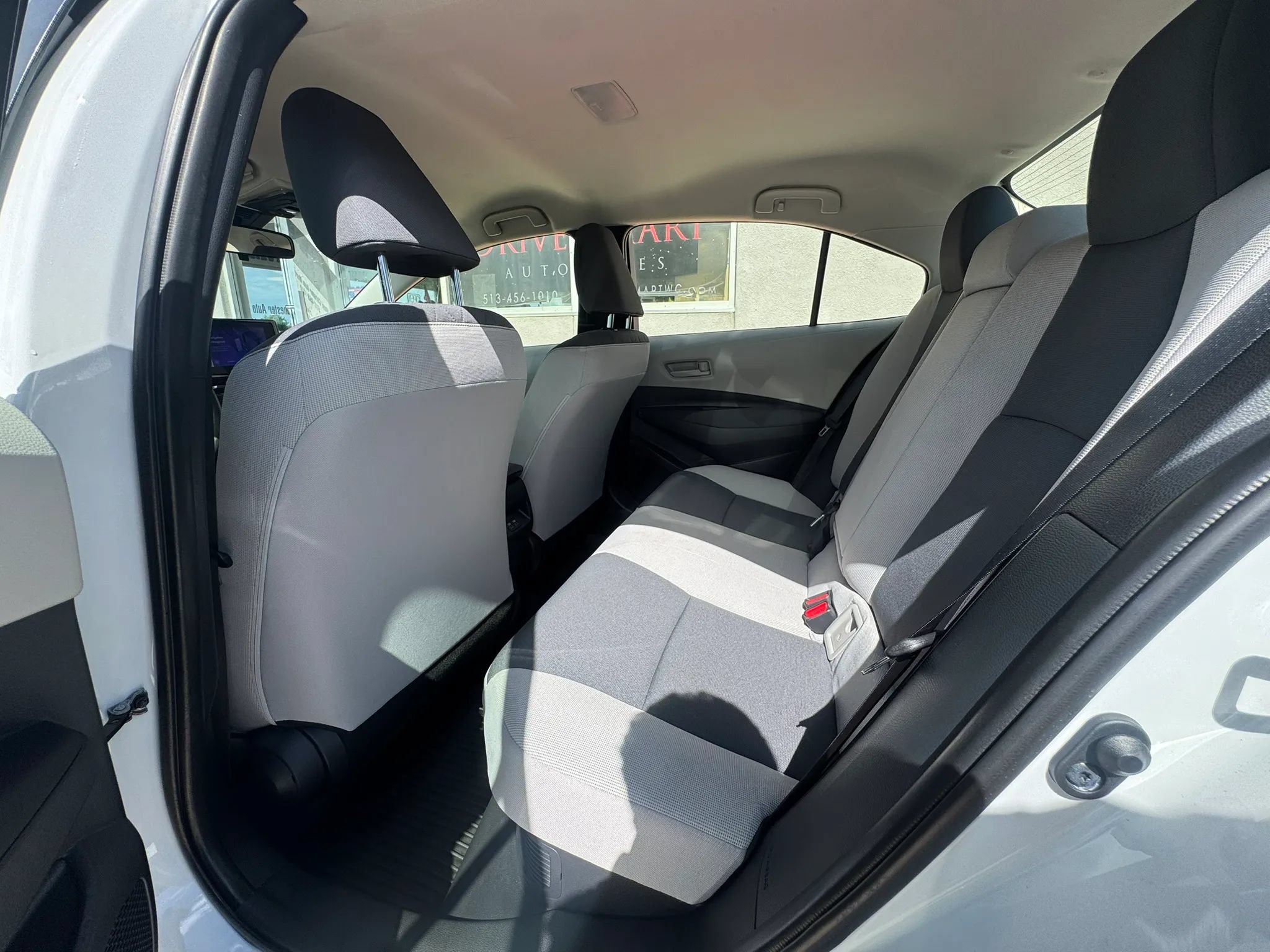 Used 2023 Toyota Corolla LE FWD image 10