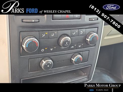 Used 2010 Dodge Grand Caravan SXT FWD image 22