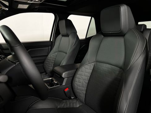 Certified 2025 Toyota 4Runner TRD Off-Road Premium image 13