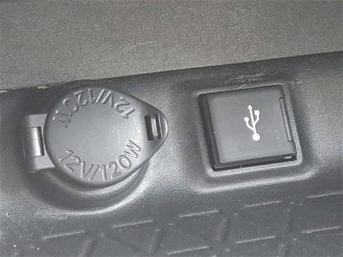 Used 2022 Toyota RAV4 XLE image 25