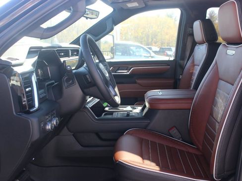 New 2025 GMC Sierra 3500 Denali Ultimate image 11