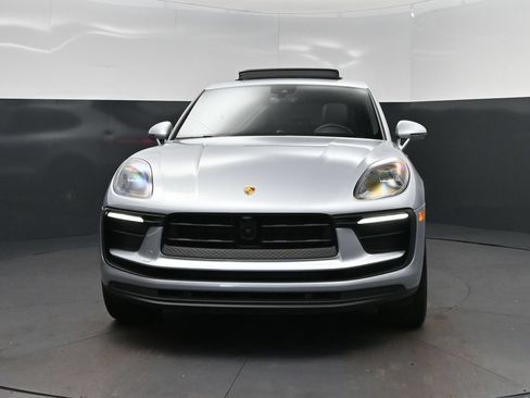Used 2023 Porsche Macan AWD/4WD image 10