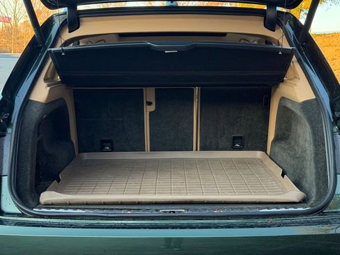 Certified 2017 Bentley Bentayga image 27
