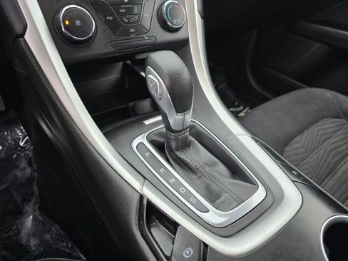 Used 2016 Ford Fusion SE FWD image 23