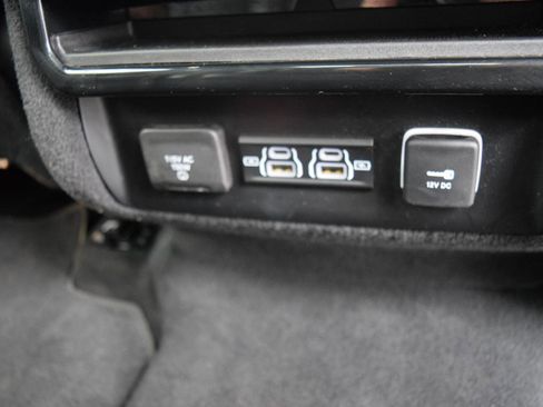 Used 2022 Jeep Wagoneer Series II w/ Premium Group I image 38