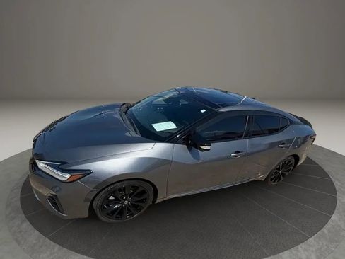 Used 2019 Nissan Maxima SR w/ Premium Package FWD image 4