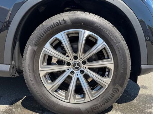 Used 2024 Mercedes-Benz GLC 300 4MATIC w/ Driver Assistance Package image 11
