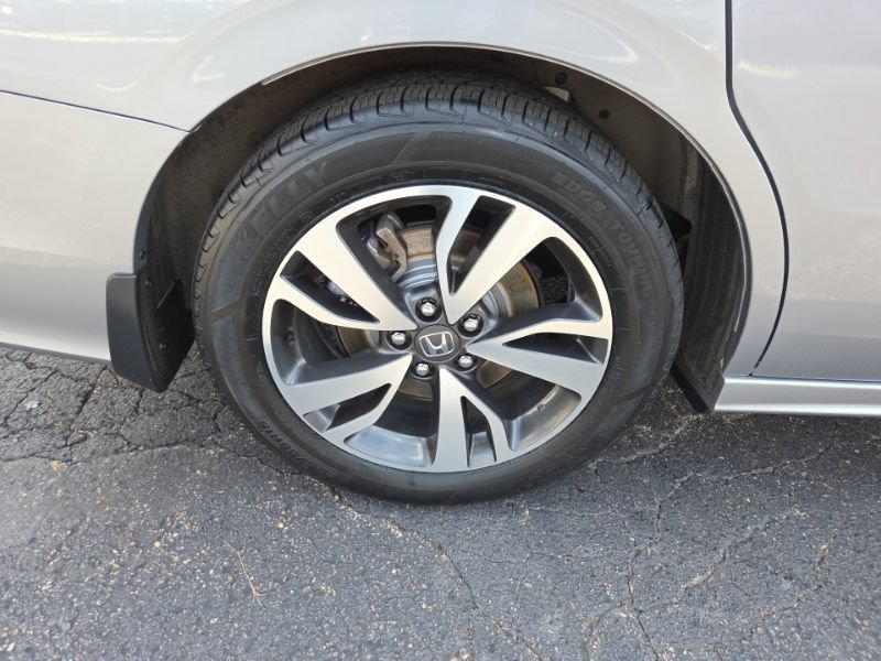 Used 2023 Honda Odyssey Touring image 9