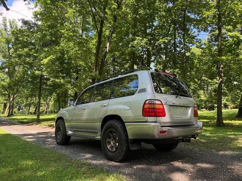 Used 2001 Toyota Land Cruiser AWD/4WD image 16