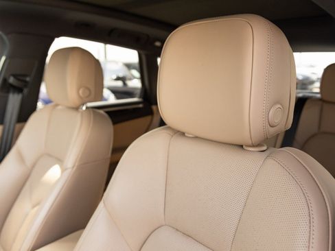 Certified 2023 Porsche Macan image 22