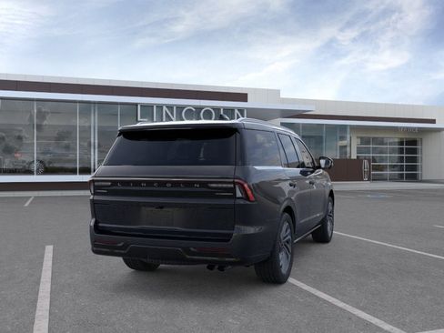 New 2026 Lincoln Navigator Reserve AWD/4WD image 8